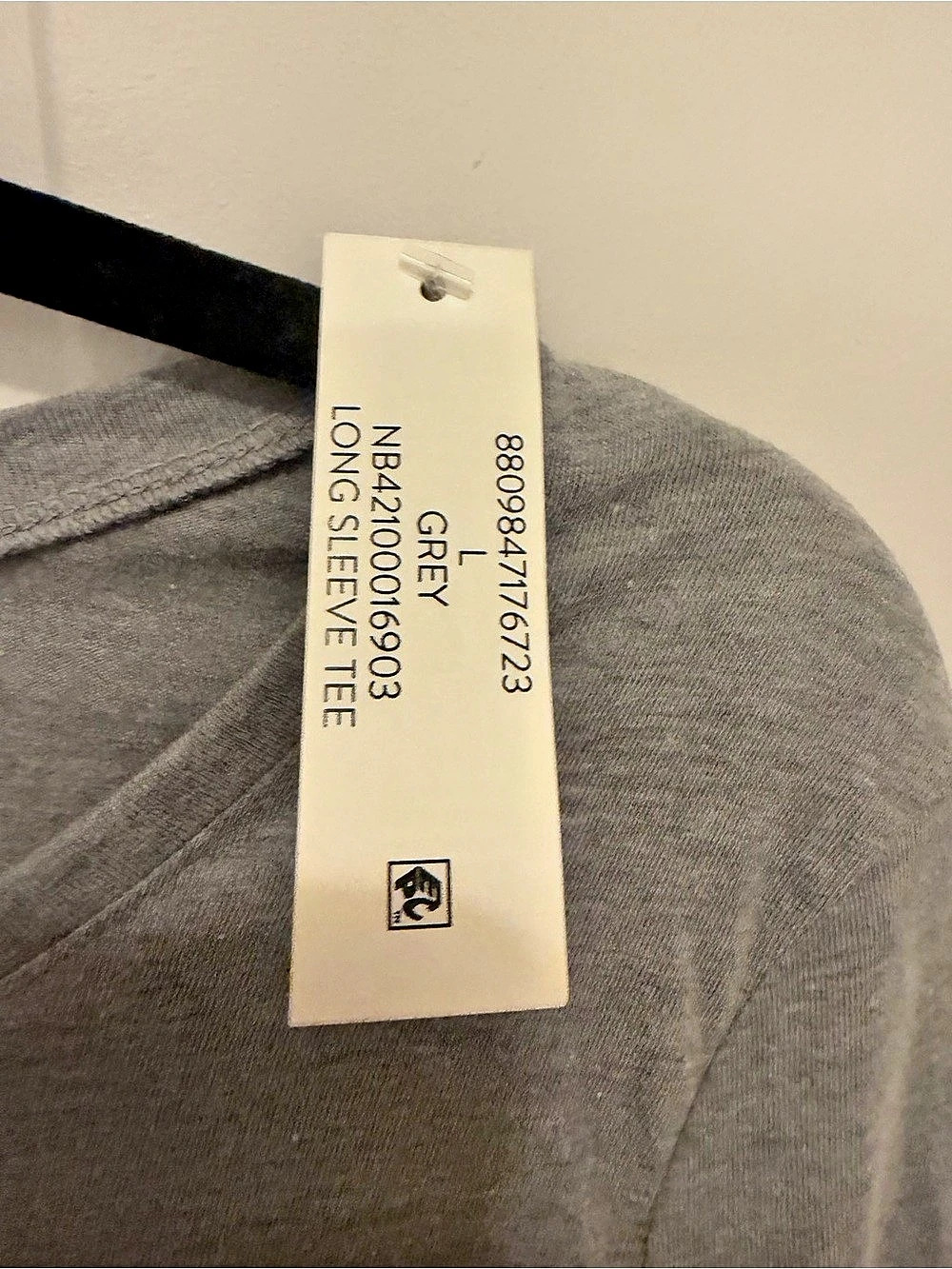 No Boundaries Long Sleeve Tee Gray Size Large NWT - Picture 5 of 5
